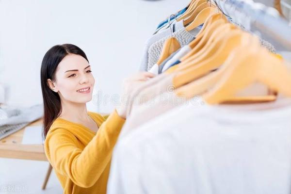 梦见买新衣服穿在身上是什么意思