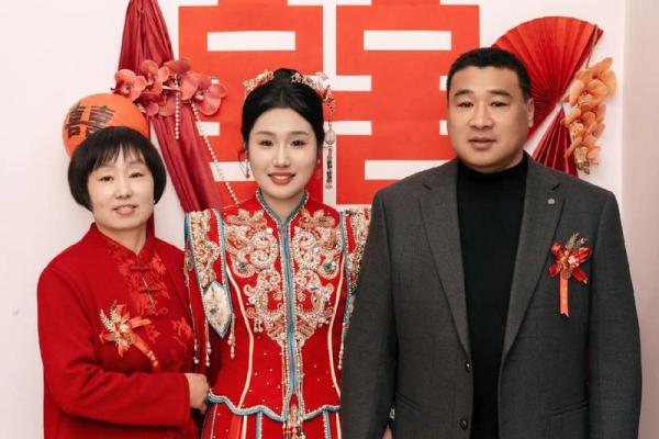 女人梦见自己女儿结婚