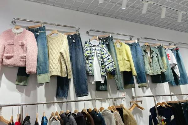 梦见卖衣服是什么预兆