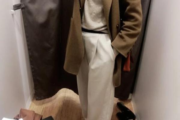 梦见穿一身白色衣服是什么意思
