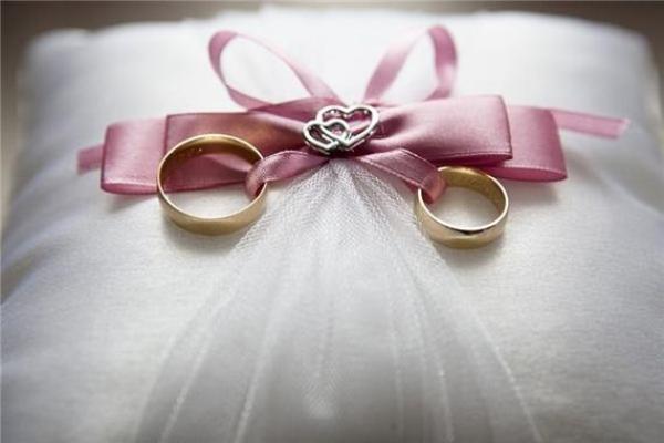 周公解梦梦到结婚
