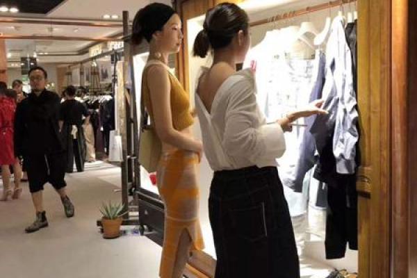 女人梦见新衣服是什么意思