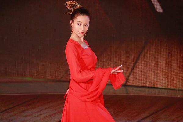 梦见女儿跳舞是什么意思