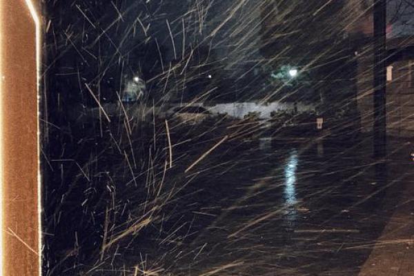 梦见刮风下雪