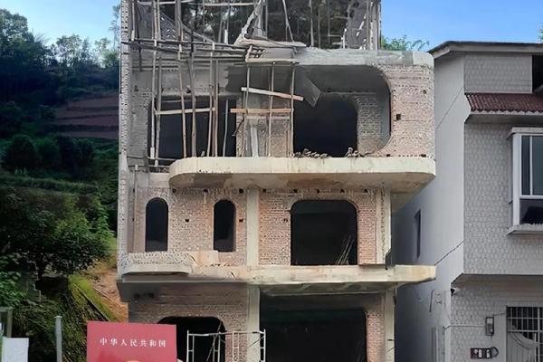梦见别人建房子