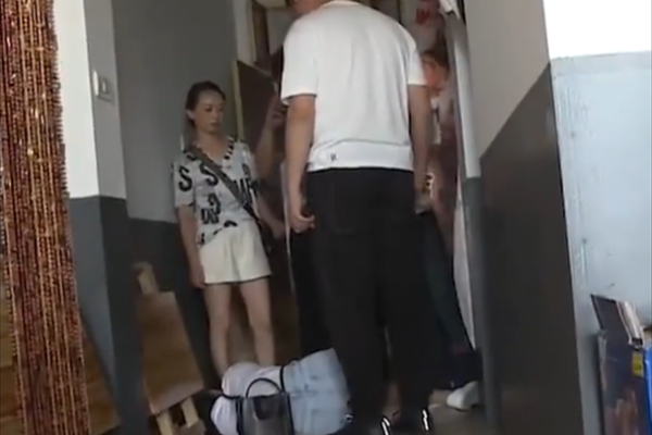 梦到老婆出轨暴打对方