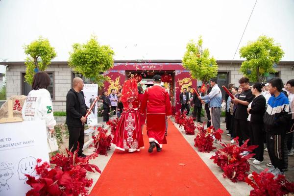 梦见自己结婚办婚礼