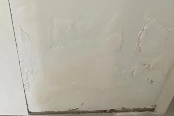 梦见下雨屋里漏水