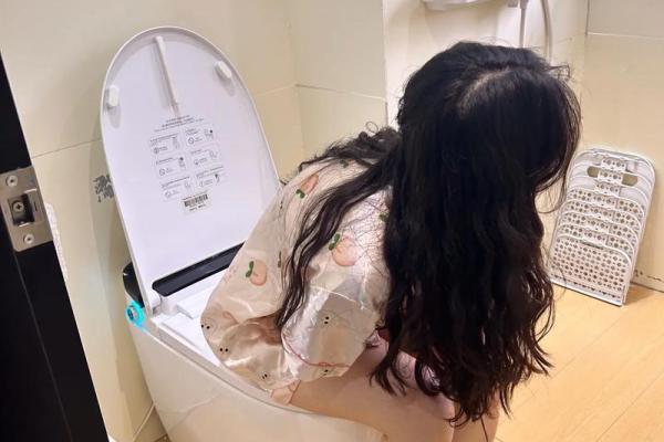 梦见自己的女儿拉屎是什么意思
