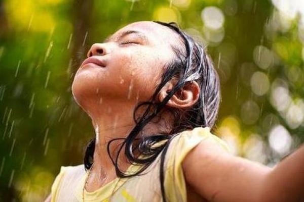 有梦见下雨生男孩的吗