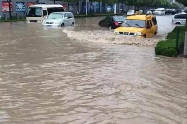 梦见下雨涨大水