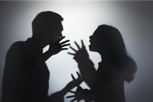 女儿梦见爸爸出轨是什么意思