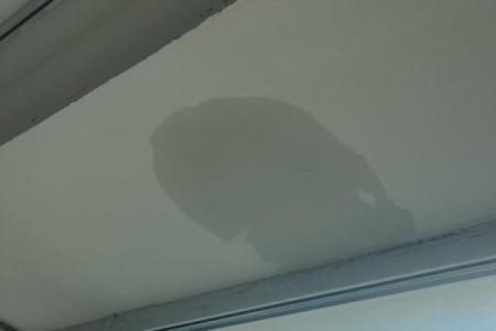 梦见房屋漏雨淋湿床铺