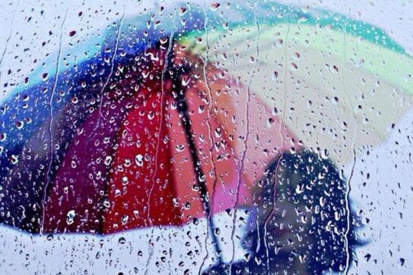 四十几岁女人梦见下雨是什么预兆