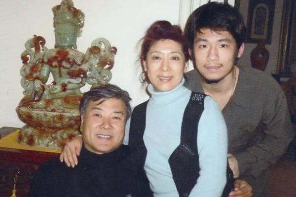 已婚女人梦见别人家儿子结婚