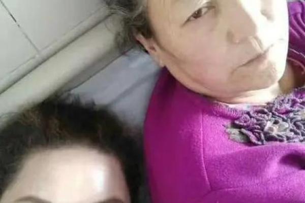 女儿梦见妈妈掉进河里