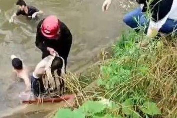 梦见儿子掉水里了