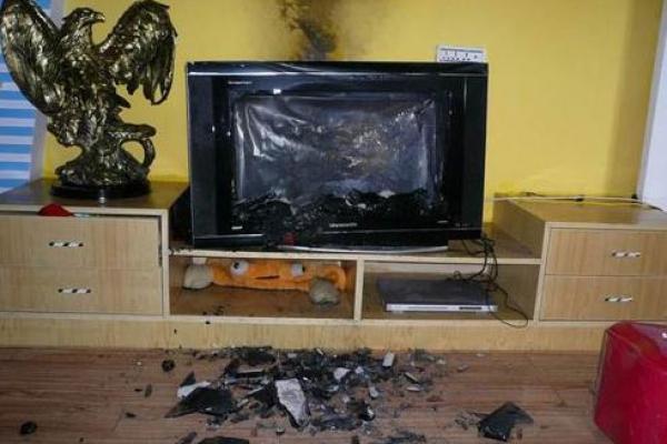 女人梦见房子爆炸了