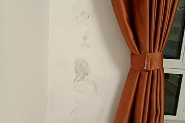 女人梦见新买的房子漏水