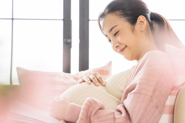 孕妇梦见自己生了女儿