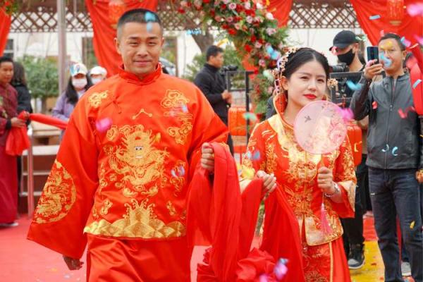 梦见亲人结婚办喜事
