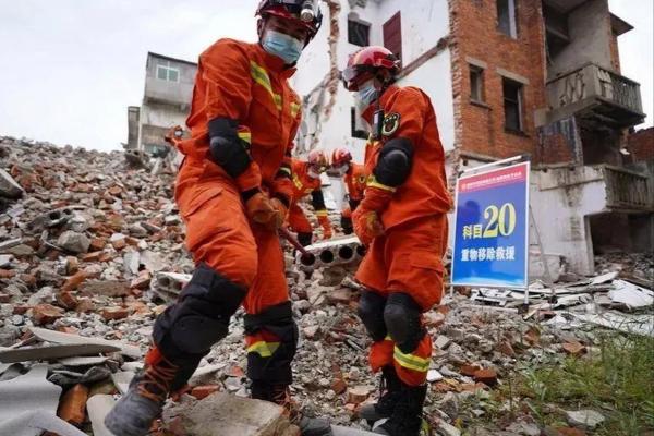 做梦梦到地震房子倒塌但是家人没事