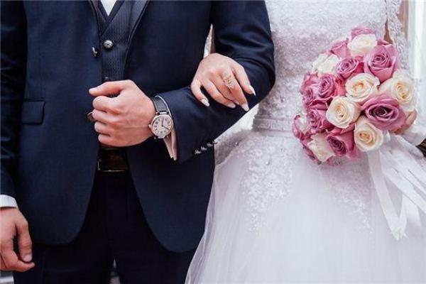 梦见看见别人结婚