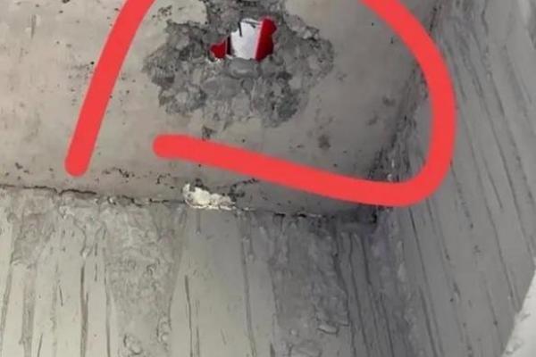 梦见自家房顶塌个窟窿