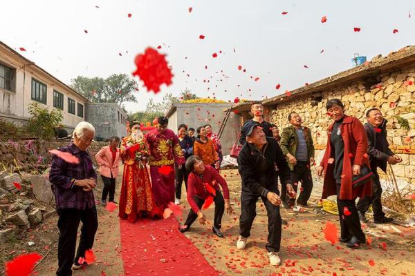 已婚梦见自己结婚办喜事的场面