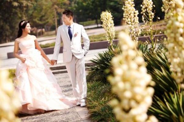 女人梦见别人结婚的场面是什么预兆
