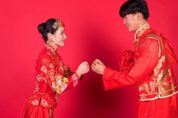 女人梦见家里有人结婚