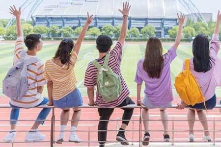 梦见很久没见的同学结婚