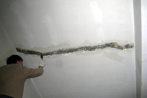做梦梦到房子漏水好不好