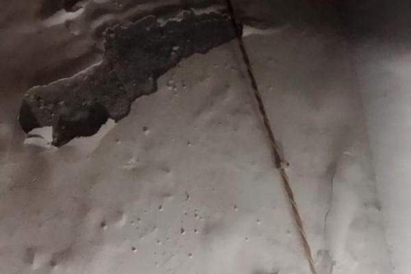 梦到房屋漏雨什么意思
