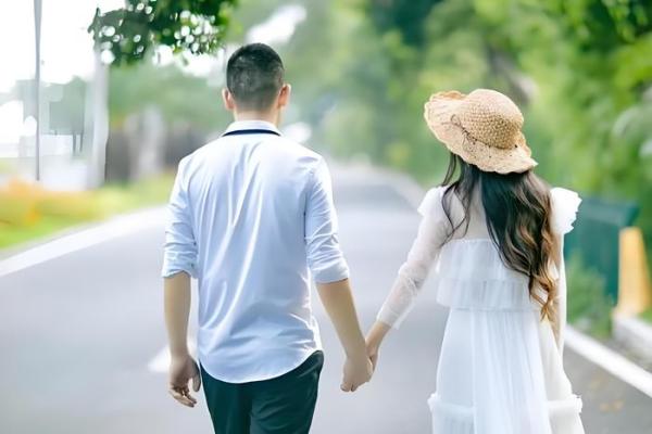已婚女人梦见自己和老公结婚