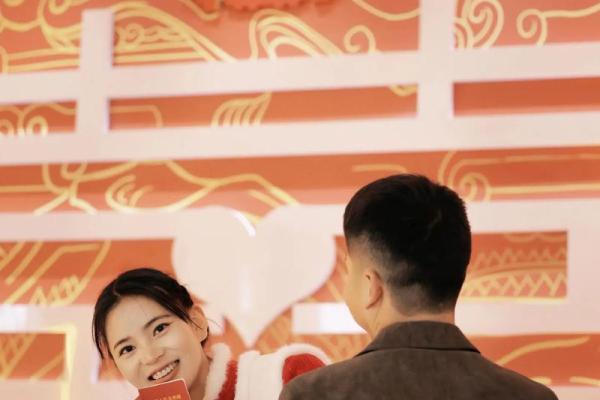 2025年适合领证的日子上午还是下午(2121520适合领证吗)
