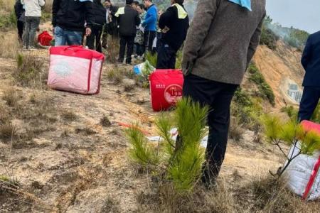 2025年12月安葬吉日开工吉日查询 2025年12月安葬吉日一览表