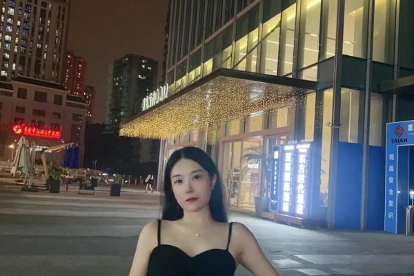 2025年11月生肖狗水瓶座理发发型设计吉日:发型风格与吉日 2025年11月生肖狗水瓶座理发发型设计吉日:发型风格与吉日