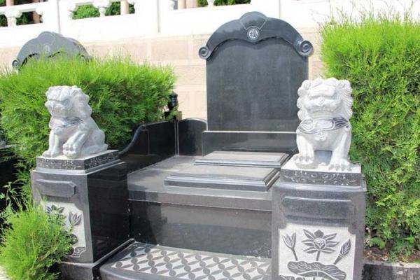 2025年11月生肖龙狮子座修墓启攒吉日：墓地修缮