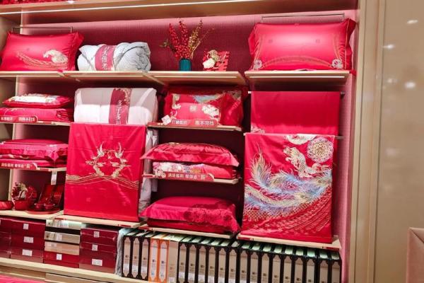 2025年双春年乔迁好吗