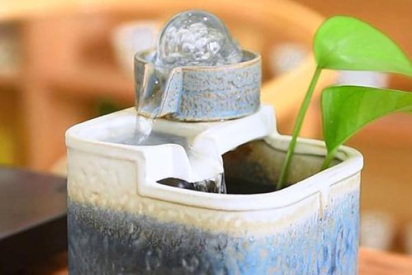 2026年风水实用:办公桌开运小物 2026年风水实用:办公桌开运小物