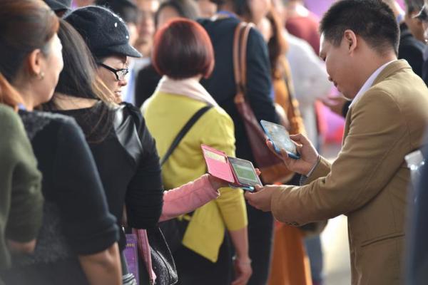 塔罗指引：春节如何应对父母的催婚攻势