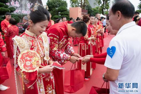 2025年9月领结婚证的好日子查询，包含周末和节假日选项