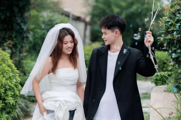 2025年10月结婚黄道吉日大全，如何挑选最适合的婚期和注意事项？